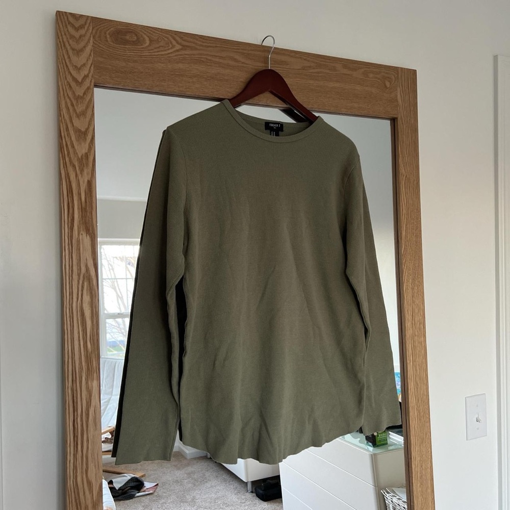 Men’s green long sleeve thermal shirt